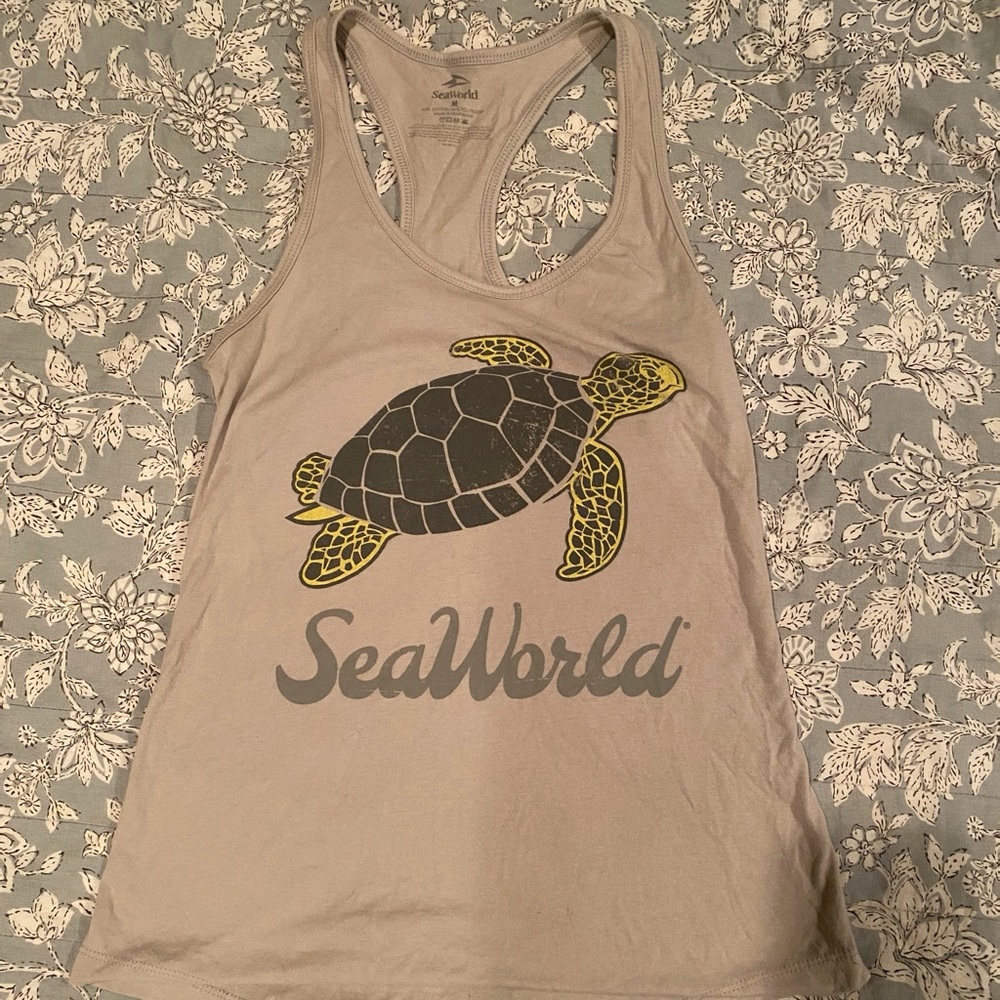 Sea world tank